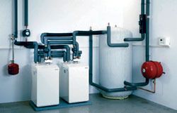 Kaskada pomp ciepła solanka/woda (system gruntowy) w wodnej instalacji ogrzewczej