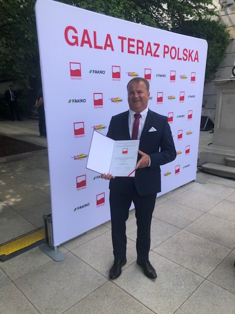 Prezes Zarządu Wojciech Bielański odbiera nagrodę-1