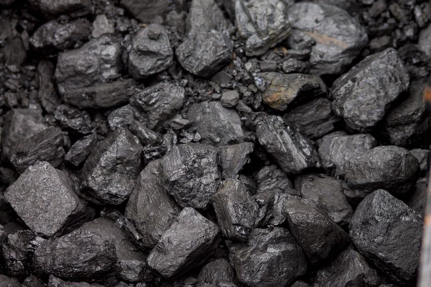 zdjęcie bryłek węgla