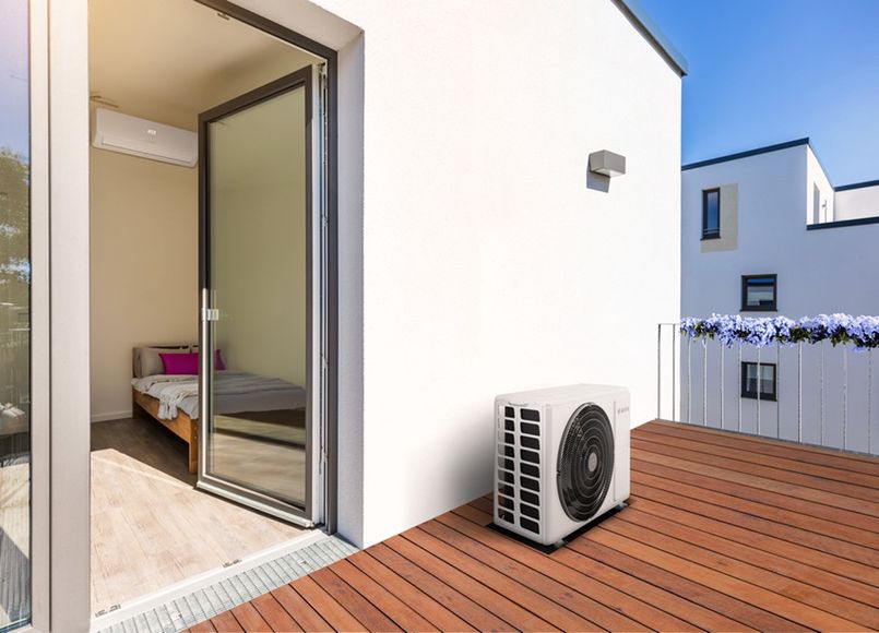 Bosch Climate 3200i jednostka zewnętrzna na balkonie