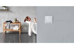 Nowy, innowacyjny termostat DEVIreg™ Smart do sterowania ogrzewaniem podłogowym przez smartfona.