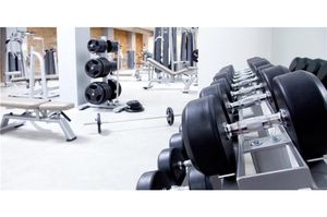 Zarządzaj komfortem w klubach fitness z systemami VRF