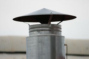 Nasady kominowe wentylacyjne – jakie wybrać?