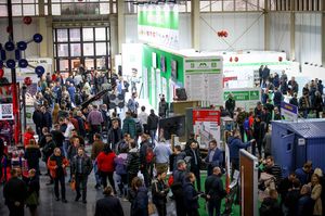 Drugi dzień targów BUDMA 2023 - tłumy w pawilonach i siła spotkań na żywo!