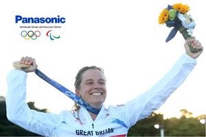 Dwukrotna złota medalistka olimpijska w żeglarstwie Hannah Mills dołącza do Teamu Panasonic, aby zwiększać świadomość działań na rzecz klimatu