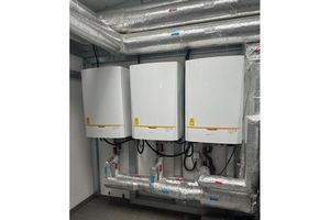 Hybrydowy system ogrzewania w Zespole Szkolno-Przedszkolnym w Przybysławicach – ekologiczne rozwiązania w praktyce