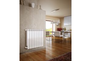 Grzejniki aluminiowe a ogrzewanie podłogowe, czyli jak grzać efektywnie