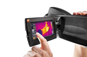 testo 885: Precyzyjna kamera termowizyjna z unikalnymi funkcjami