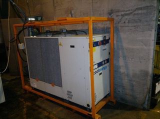 Awaryjne wynajęcie  chillera o mocy 45kW. Dzięki temu nasz klient - lider w produkcji złączek i kształtek metalowych do instalacji grzewczych i sanitarnych, mógł kontynuować dalszą produkcję bez zakłóceń.