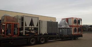 Kolejny zestaw wynajętych urządzeń w drodze do klienta. Trochę tego jest.